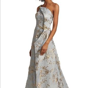 Teri on by Rickie Freeman
Asymmetrical Metallic Jacquard Gown